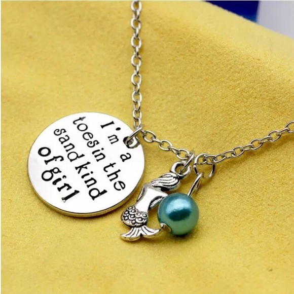 Toes in the Sand kind of girl - Picture 2 of 4